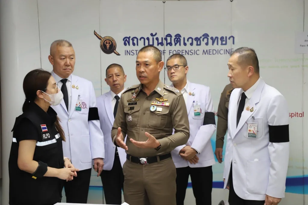 การปฏิบัติงานพิสูจน์เอกลักษณ์บุคคลกรณีเพลิงไหม้ร้านอาหารโรงเบียร์ ณ ลาดพร้าว